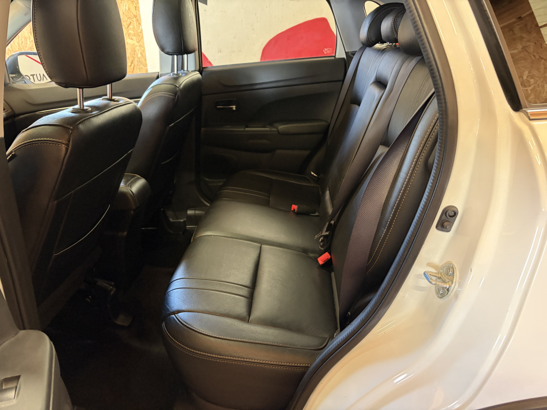 Mitsubishi ASX — 15