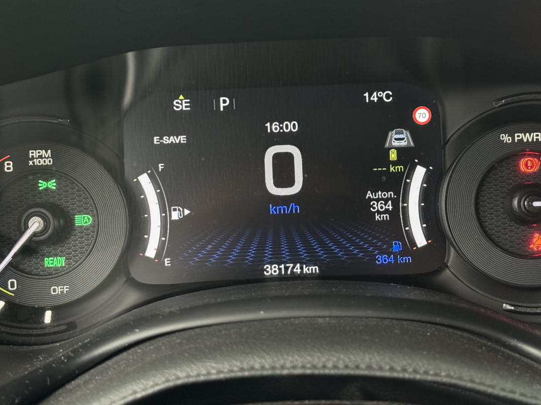 Jeep Renegade — 8