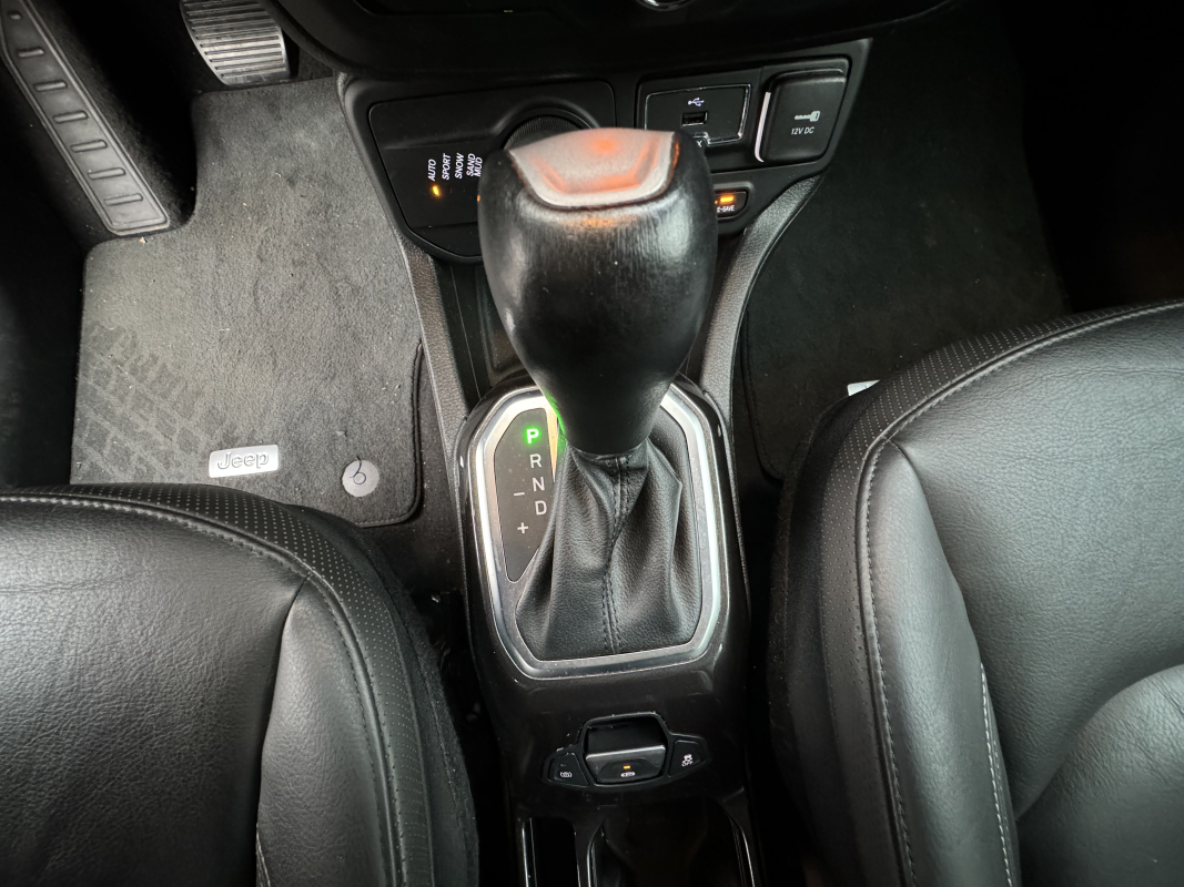 Jeep Renegade — 9