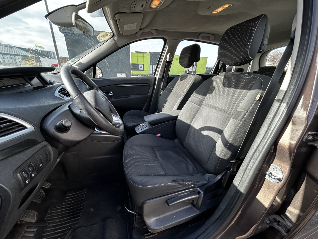 Renault Scenic — 10