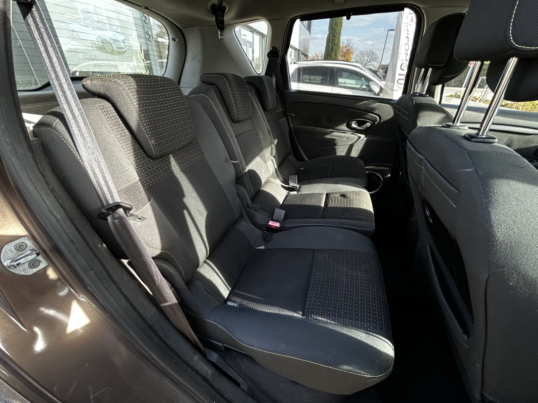 Renault Scenic — 12