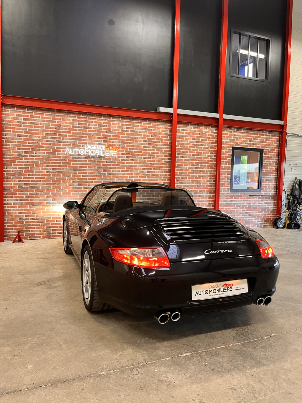 Porsche 911 Cabriolet — 12