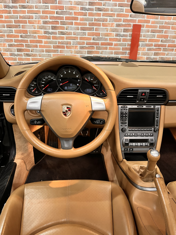 Porsche 911 Cabriolet — 17