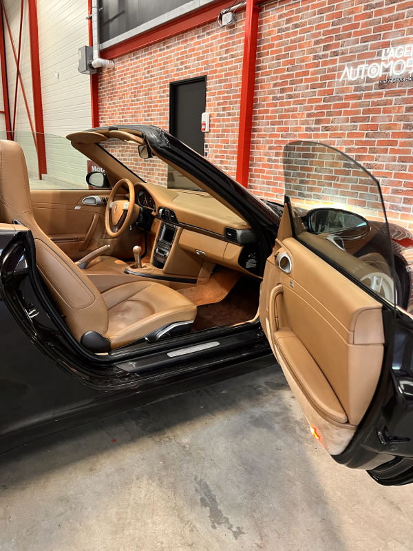 Porsche 911 Cabriolet — 22