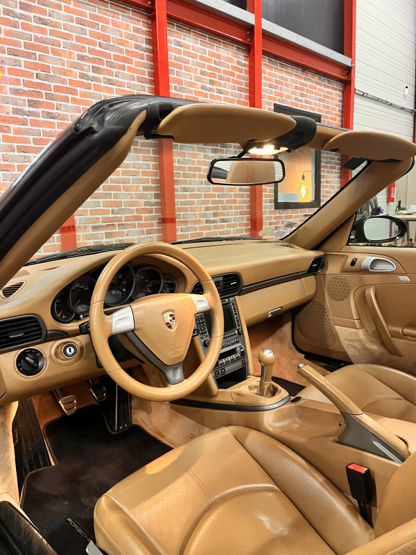 Porsche 911 Cabriolet — 26
