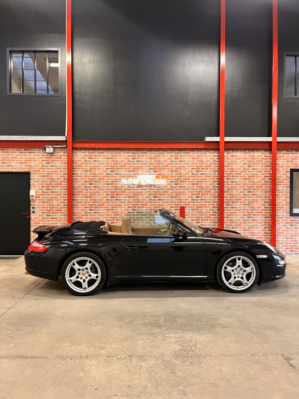 Porsche 911 Cabriolet — 16