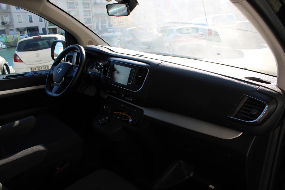Opel Vivaro — 9