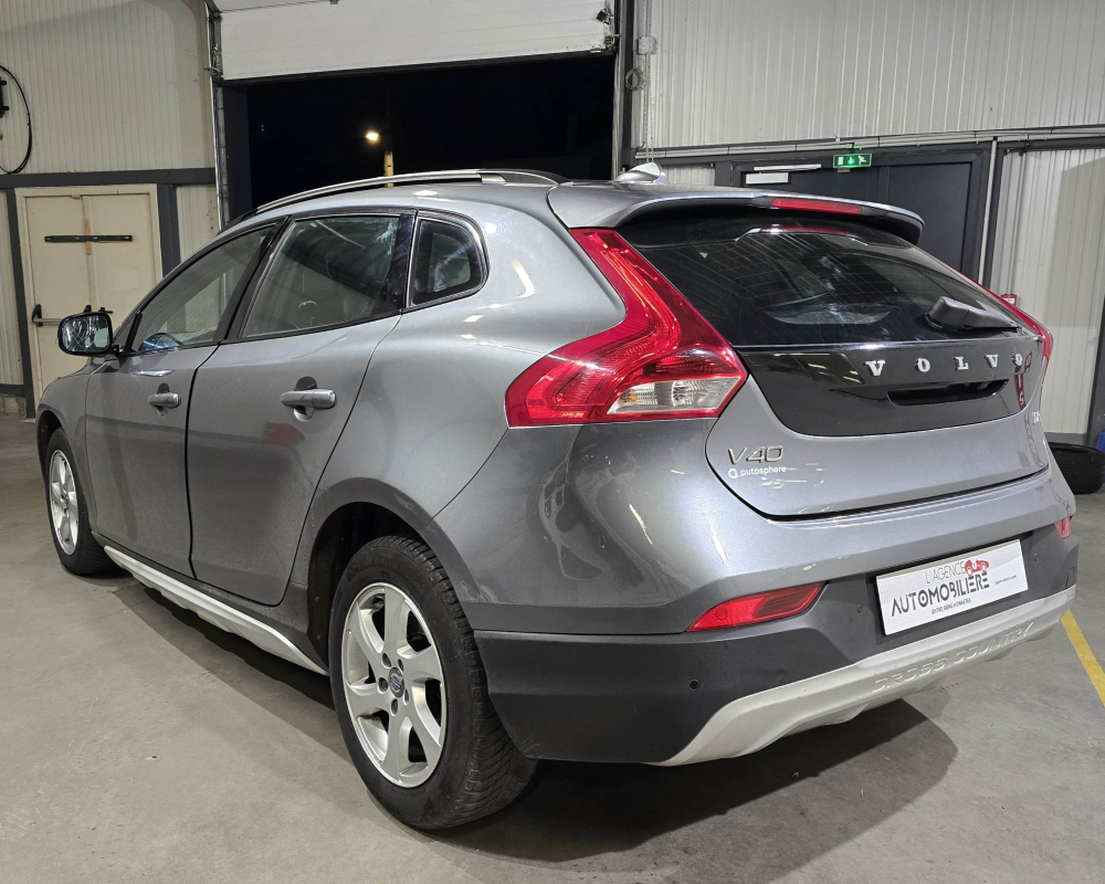 Volvo V40 — 5