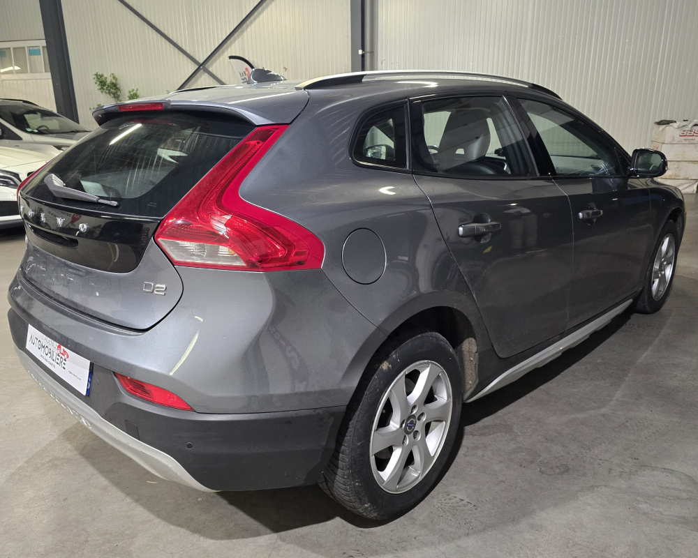 Volvo V40 — 3