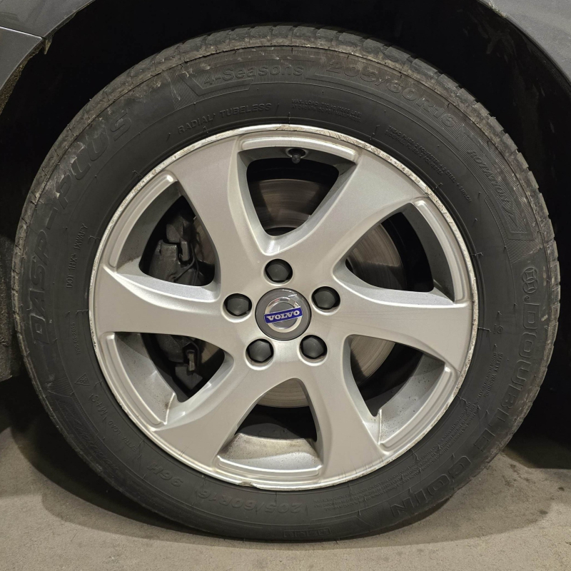 Volvo V40 — 19