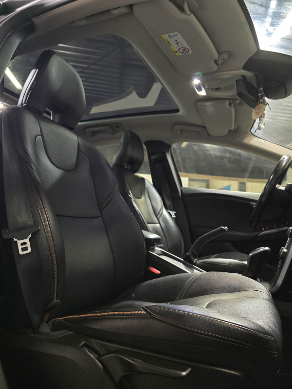 Volvo V40 — 16