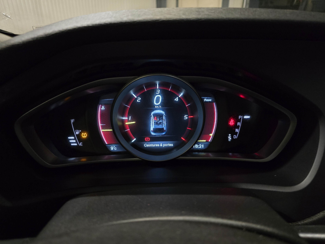 Volvo V40 — 28