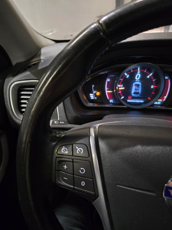Volvo V40 — 29