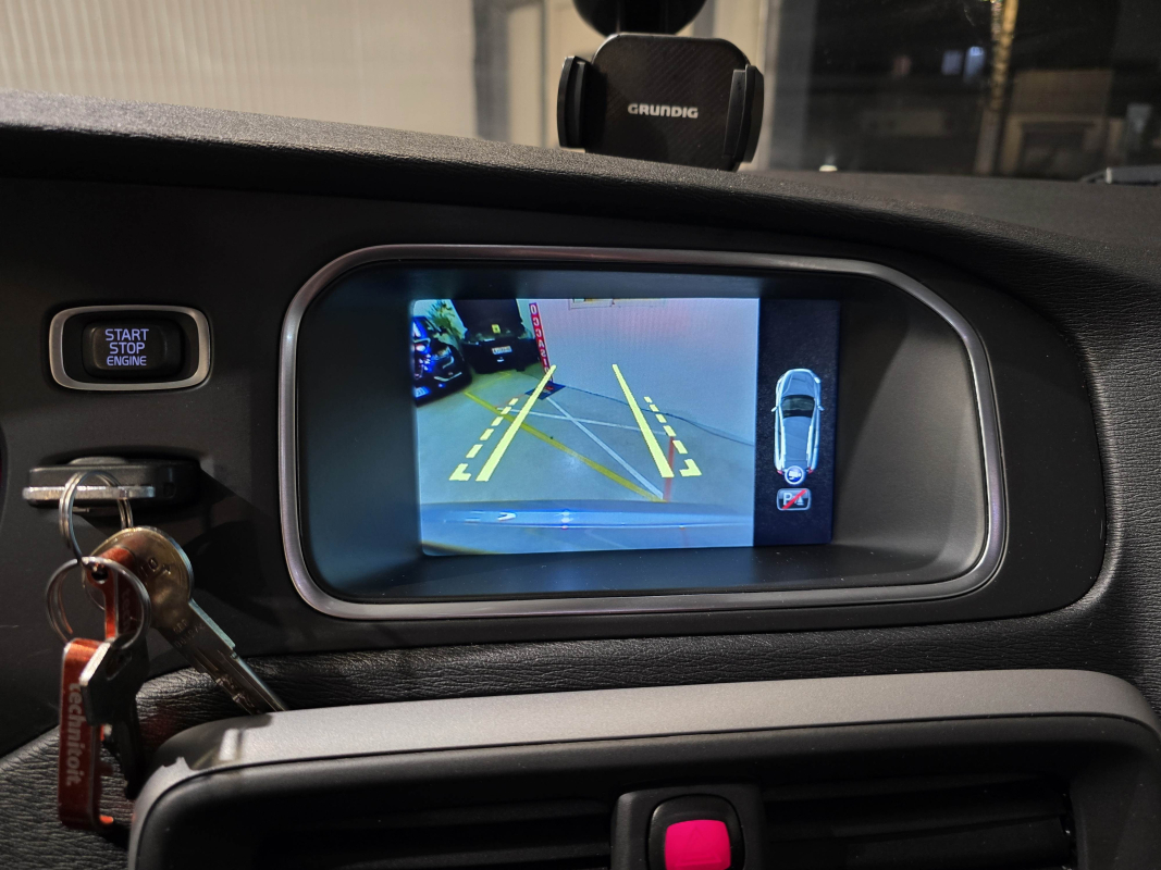 Volvo V40 — 25