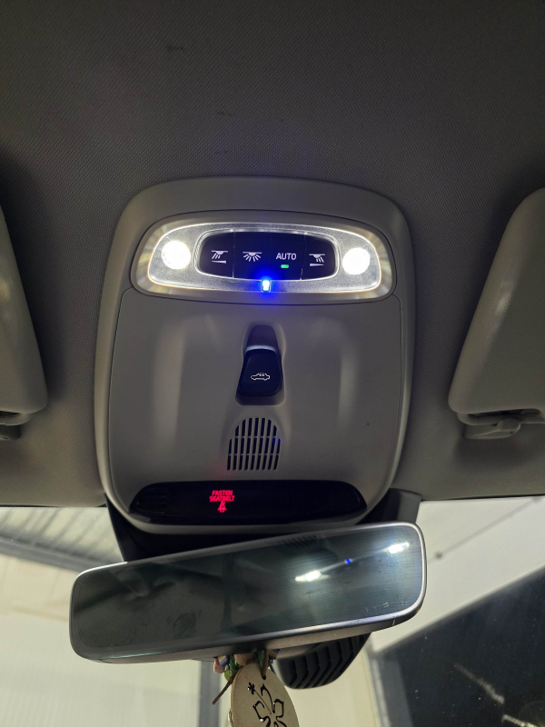 Volvo V40 — 23