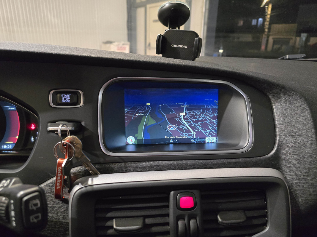 Volvo V40 — 24
