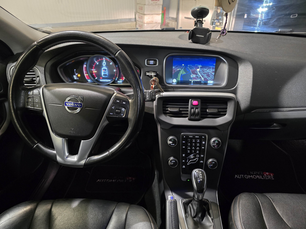 Volvo V40 — 13