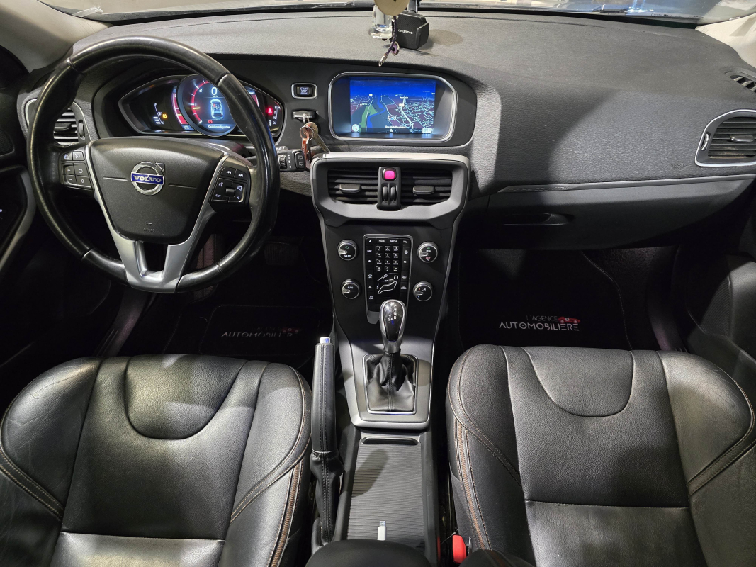 Volvo V40 — 12