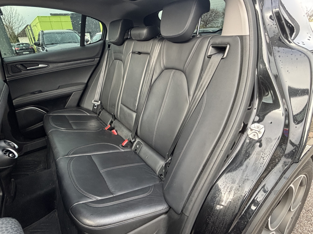 Alfa Romeo STELVIO — 12