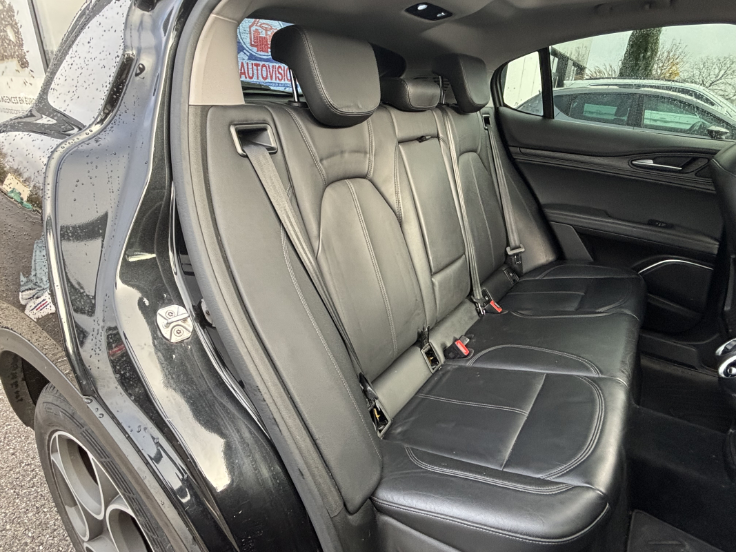Alfa Romeo STELVIO — 13