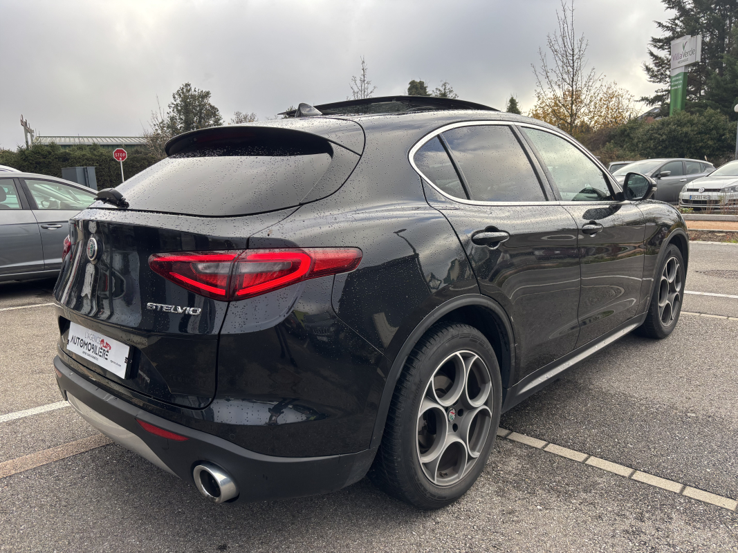 Alfa Romeo STELVIO — 7