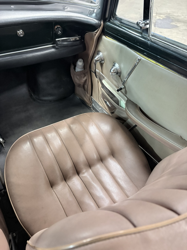 Renault Caravelle — 16