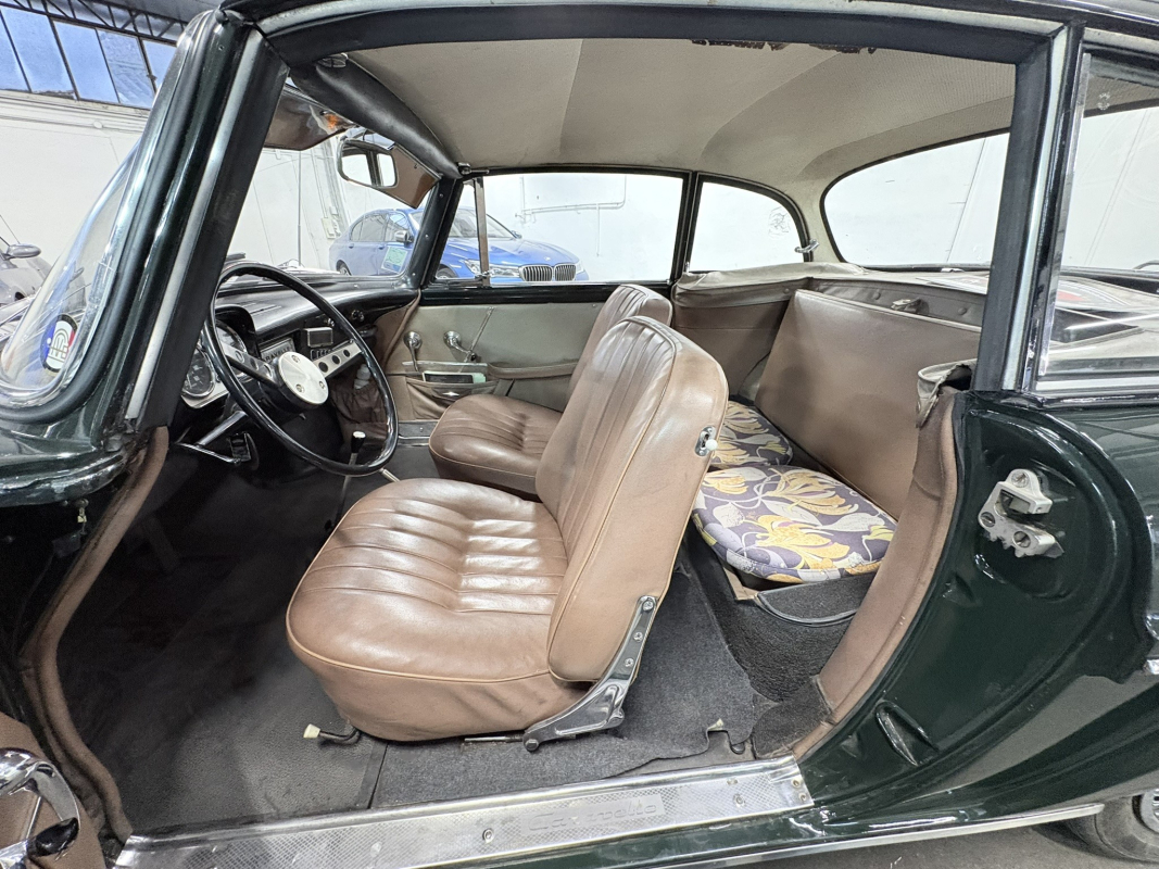Renault Caravelle — 14