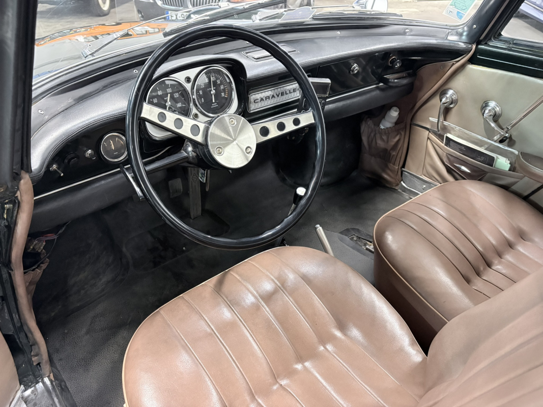 Renault Caravelle — 13