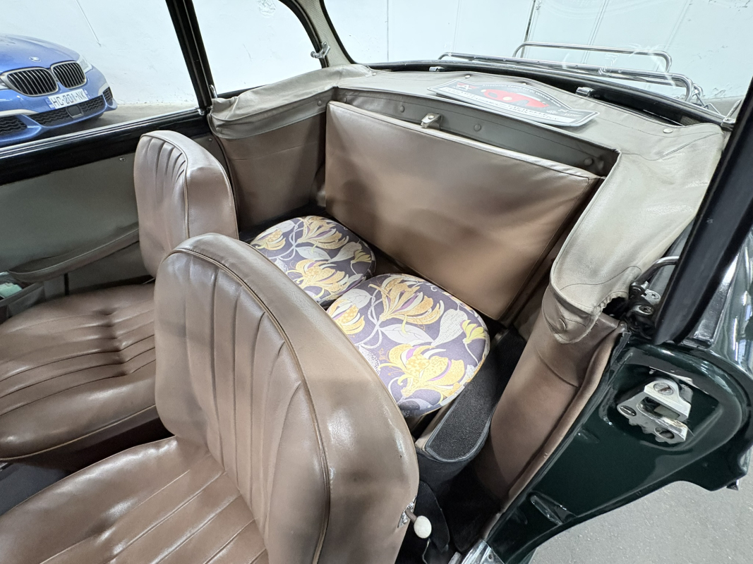 Renault Caravelle — 18