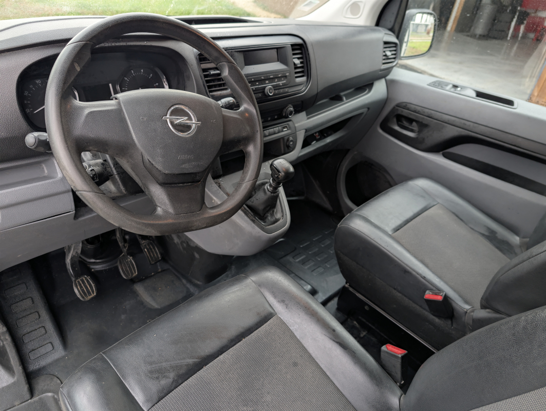 Opel Vivaro — 11