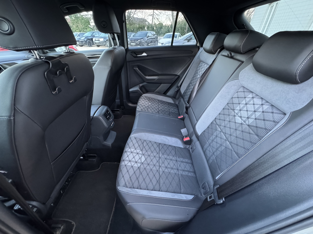 Volkswagen T-roc — 17