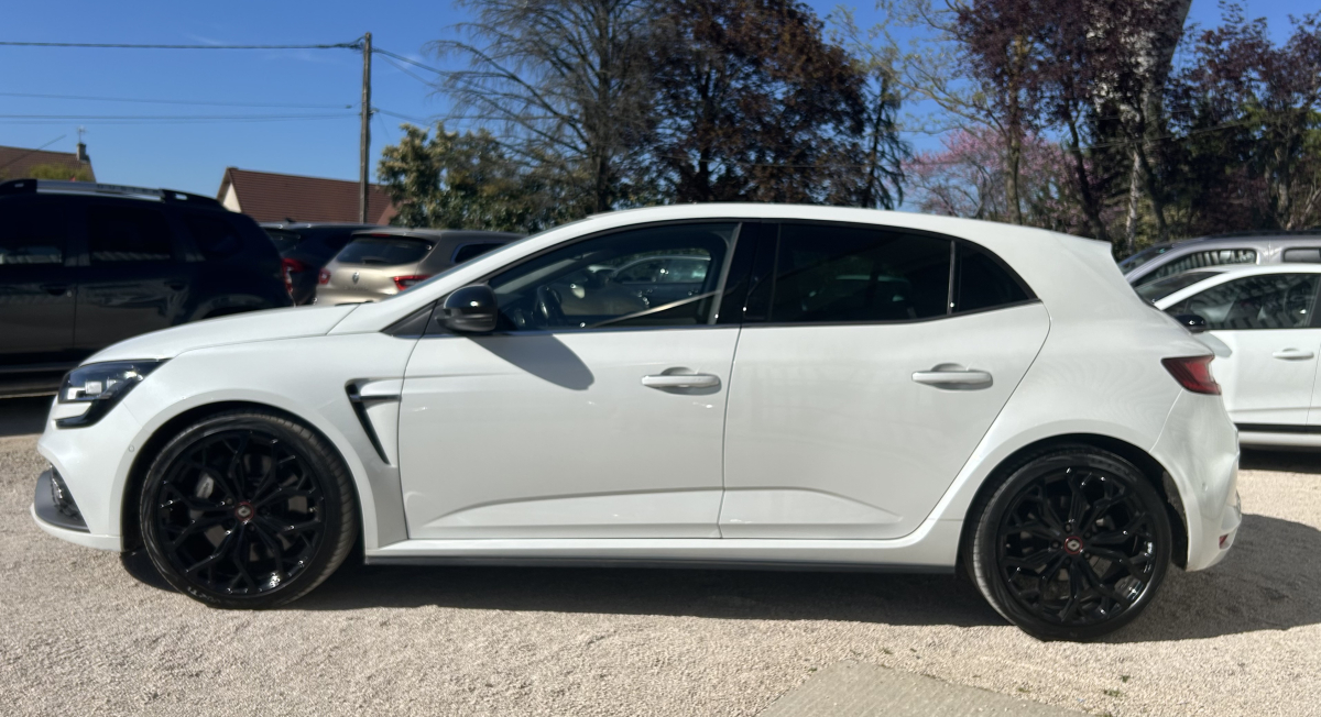 Renault Megane — 5