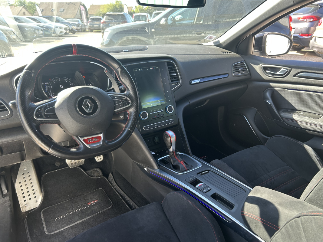 Renault Megane — 13