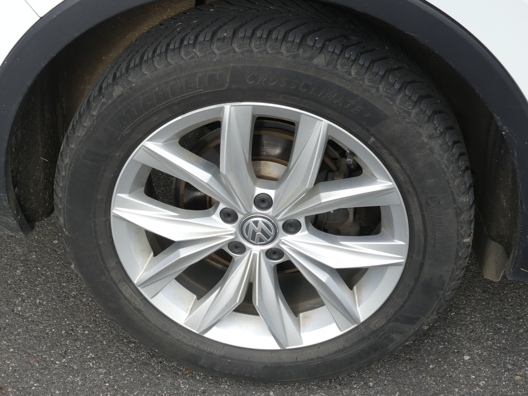 Volkswagen Tiguan — 22