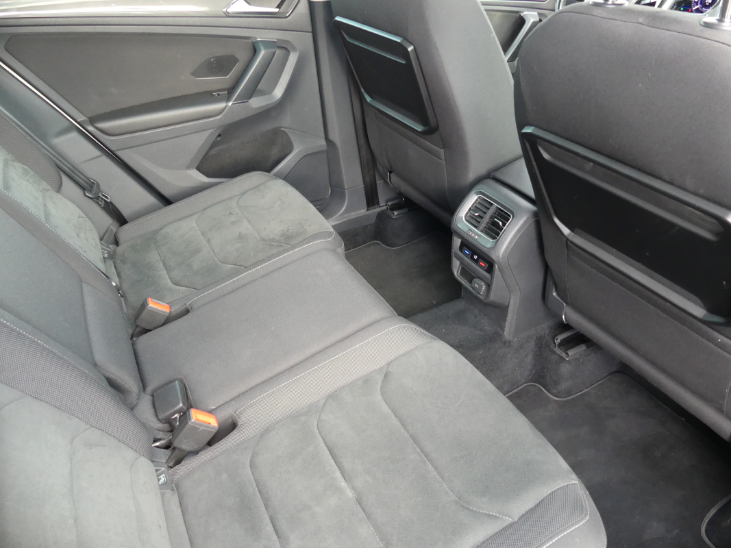 Volkswagen Tiguan — 13