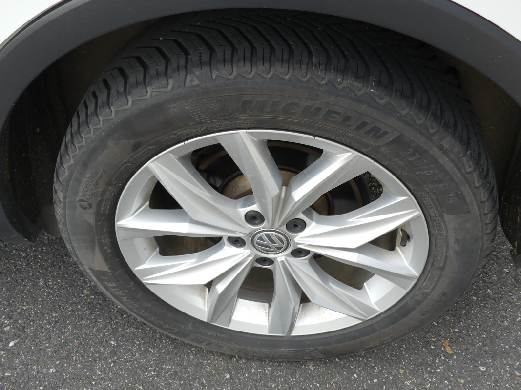 Volkswagen Tiguan — 26