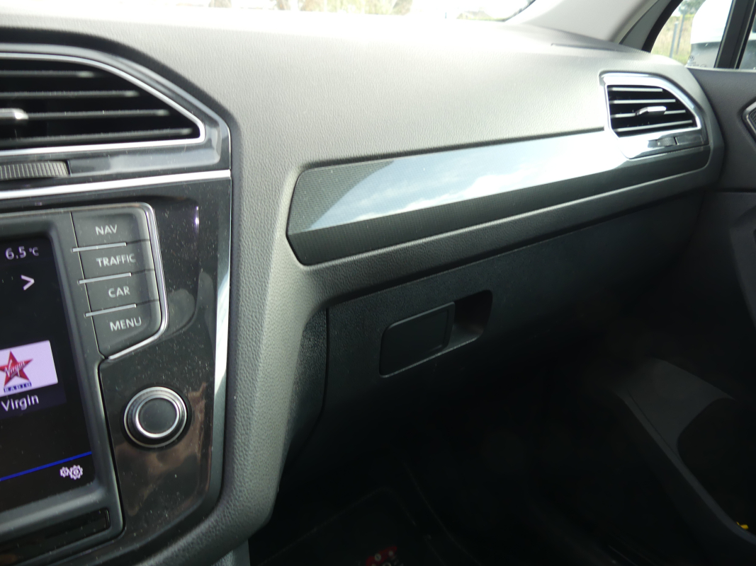 Volkswagen Tiguan — 27