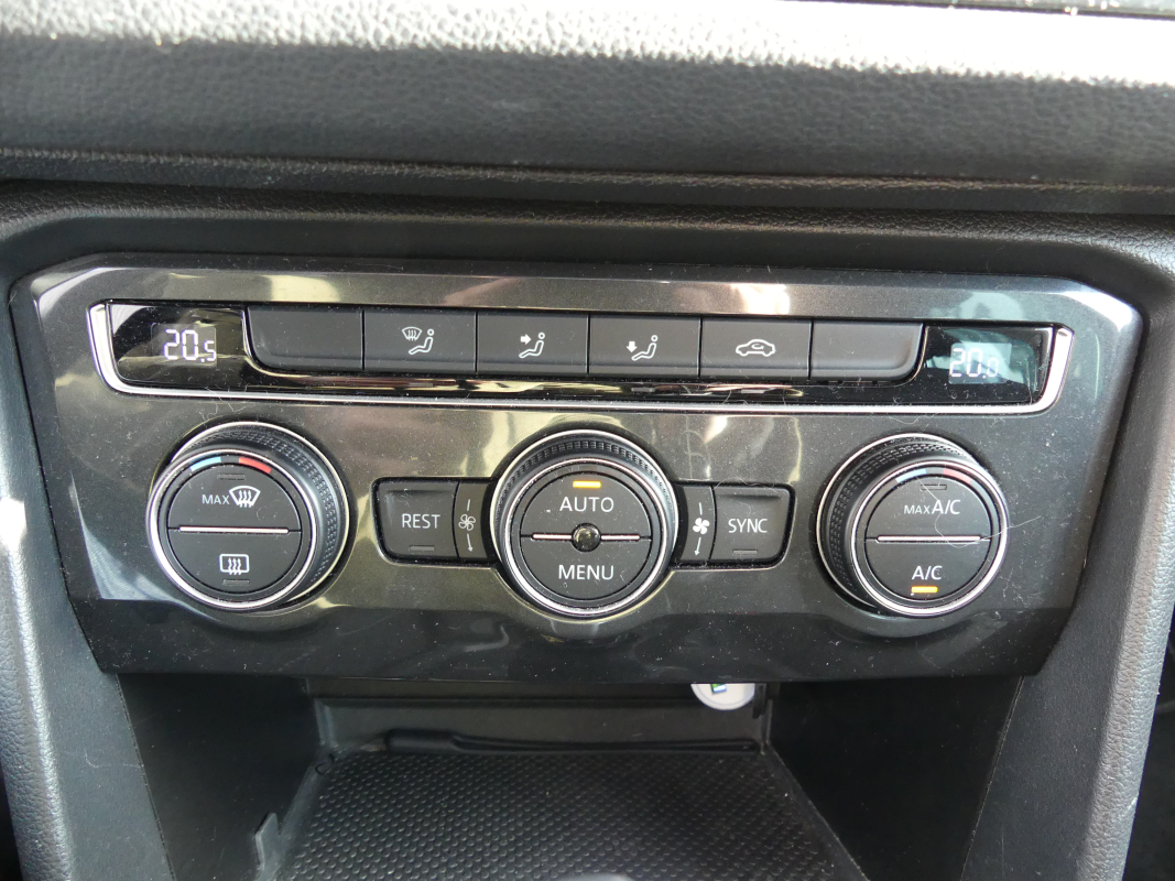 Volkswagen Tiguan — 31