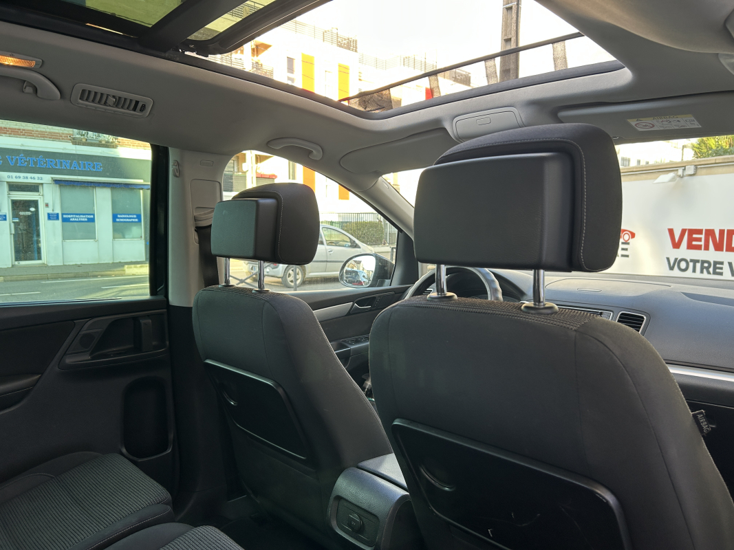 Volkswagen Sharan — 14