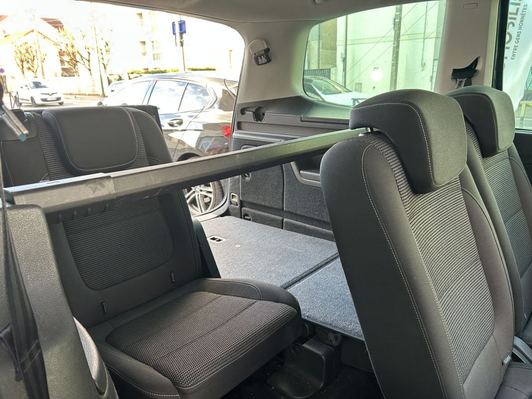 Volkswagen Sharan — 17