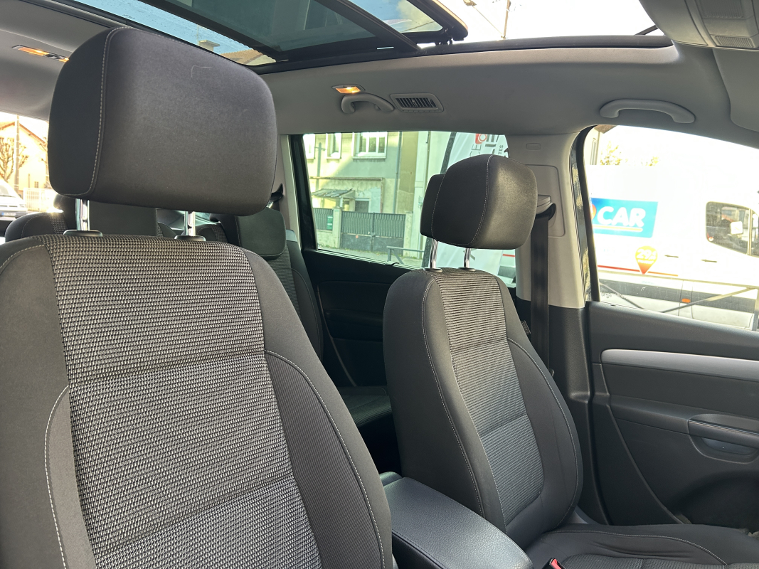 Volkswagen Sharan — 12