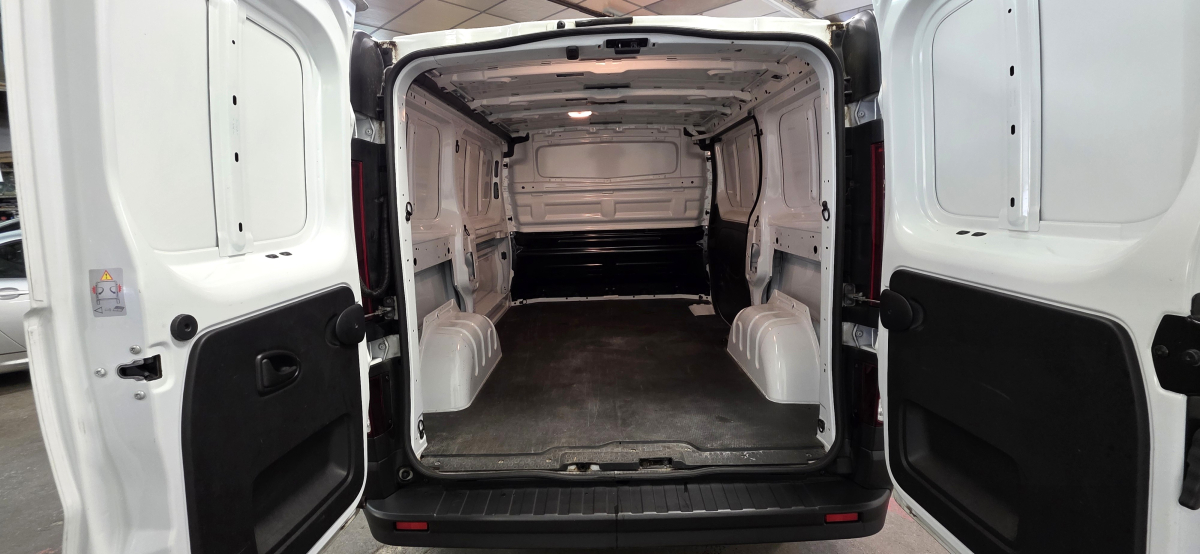 Renault Trafic — 18