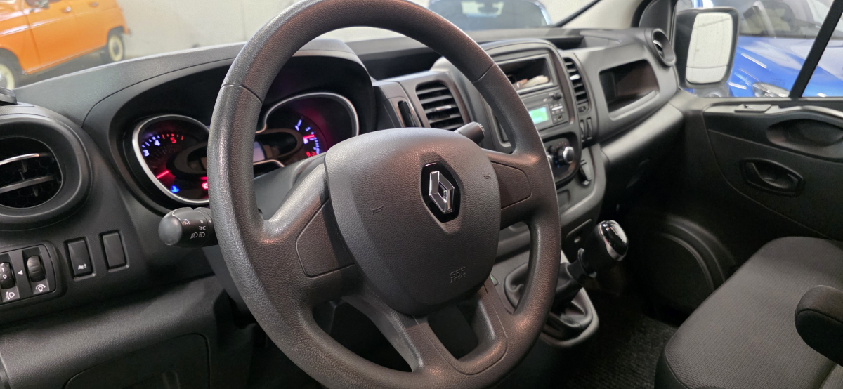 Renault Trafic — 13