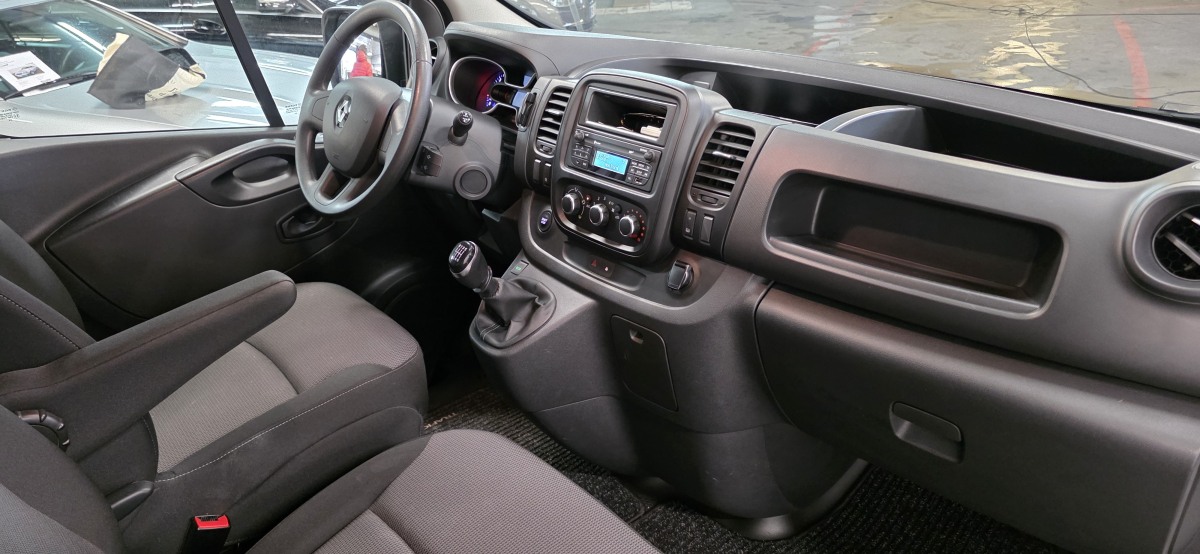 Renault Trafic — 11