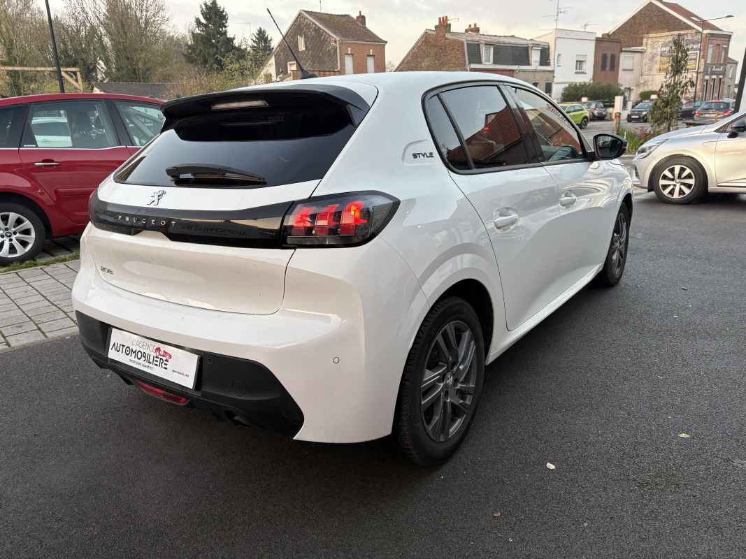 Peugeot 208 — 5