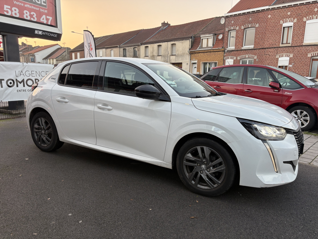 Peugeot 208 — 6