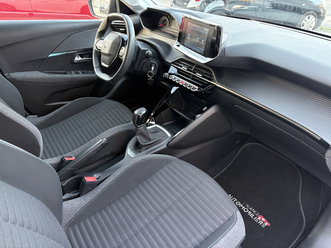 Peugeot 208 — 11