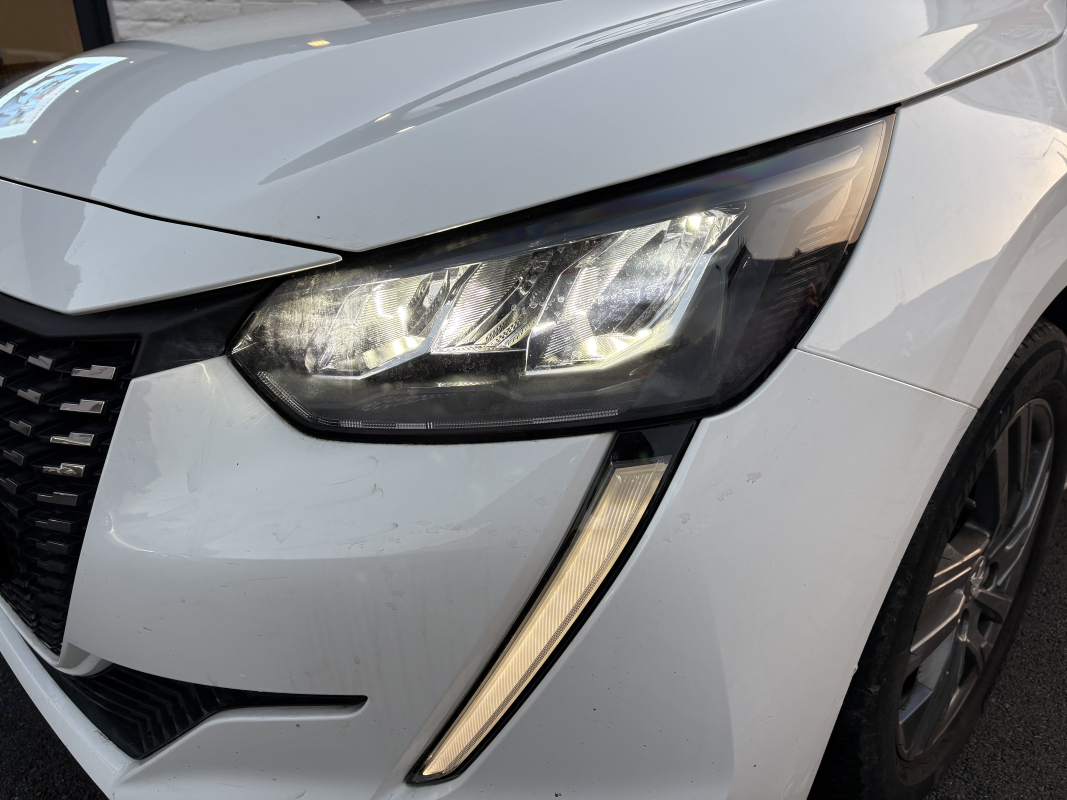 Peugeot 208 — 35