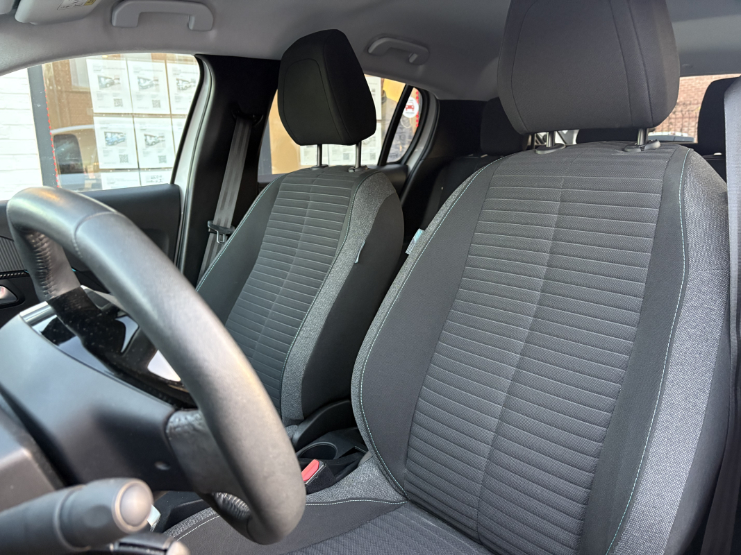 Peugeot 208 — 22