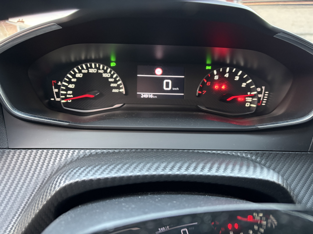 Peugeot 208 — 16